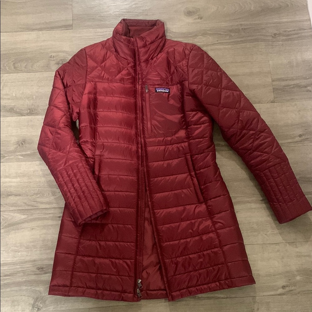SALE!!Patagonia Burgundy Puffer Jacket with Poly Insulation